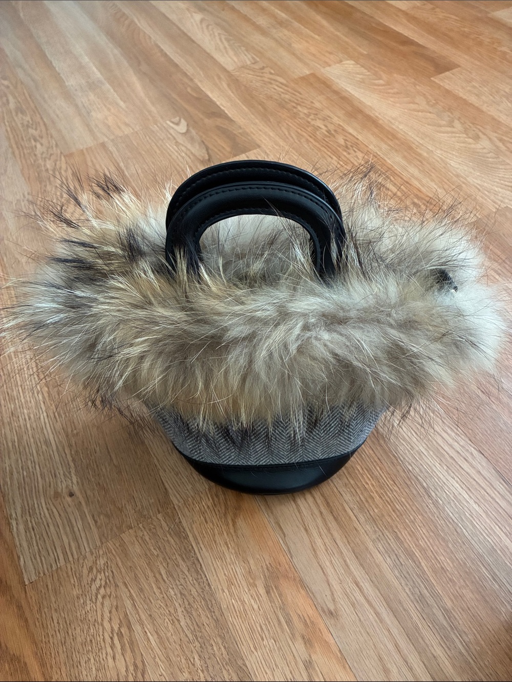 Guang Tong Mini Bag